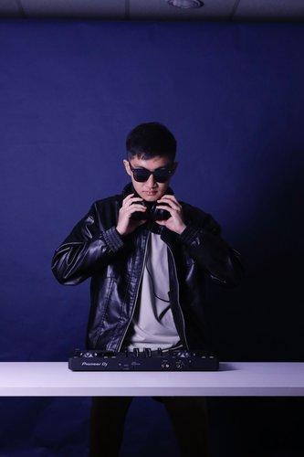 mobile - carousel-hero-element image-3