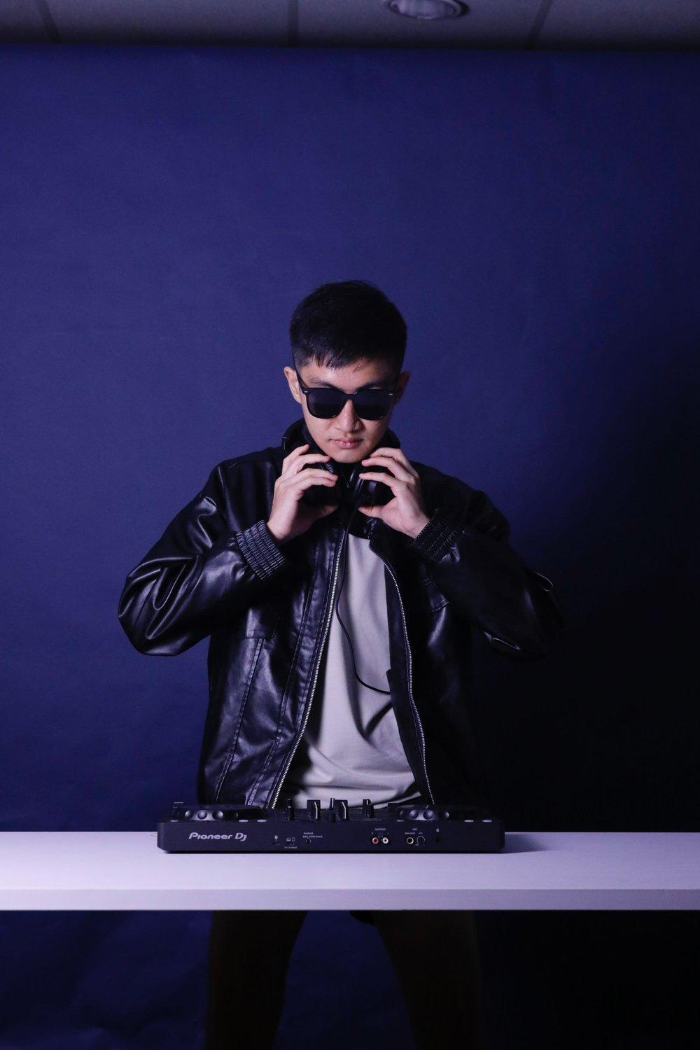 carousel-hero-element image-3