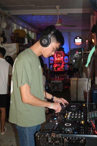 mobile - carousel-hero-element image-2